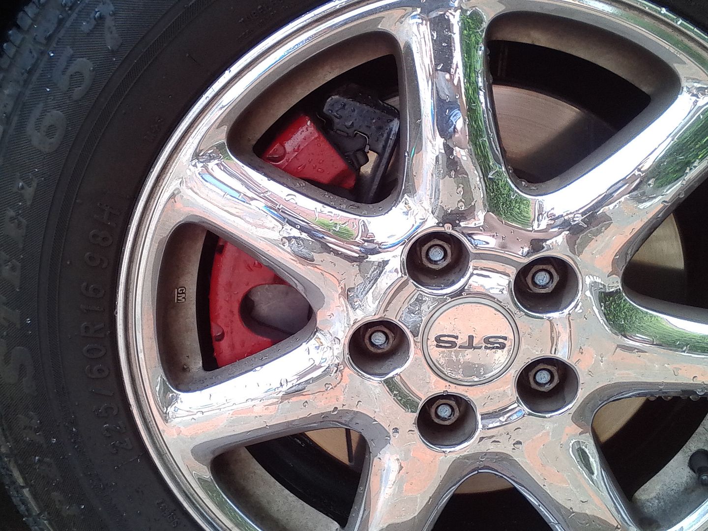 dirtywheelandcaliper1_zps3affc0b0.jpg