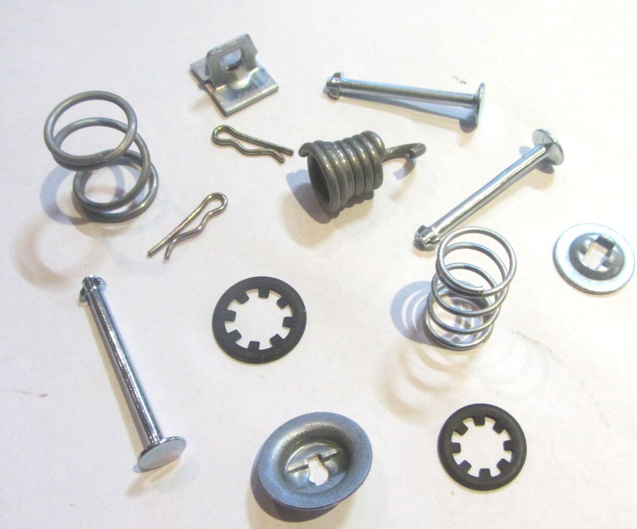 brake shoe pad fittings springs,r pins, hold down washer,retaining