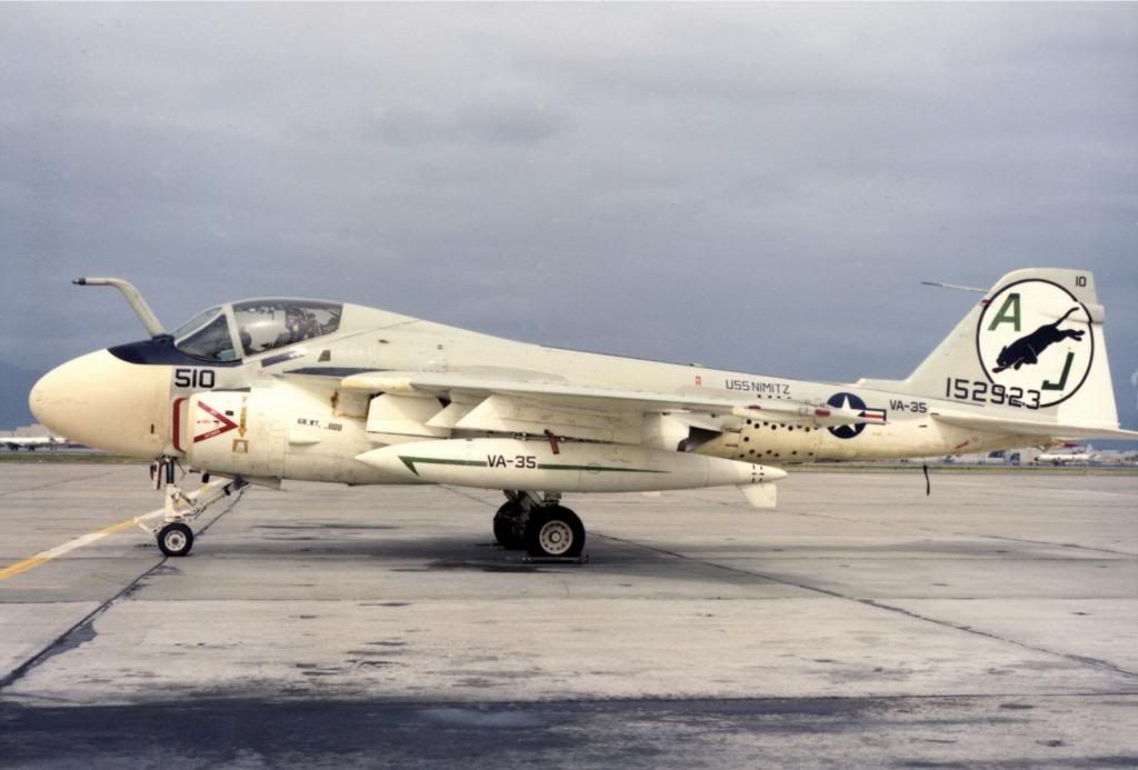 A-6E_VA-35_at_Moffett_Field_1975.jpg